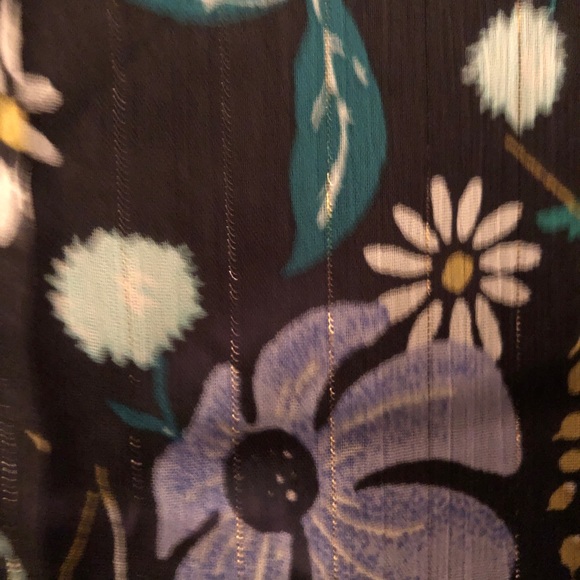 New with Tag Women’s Banana Republic Ruffle Front Flower Print Blouse - Picture 6 of 6